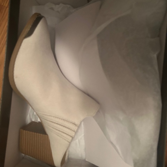 BELK • MULES - Picture 1 of 3